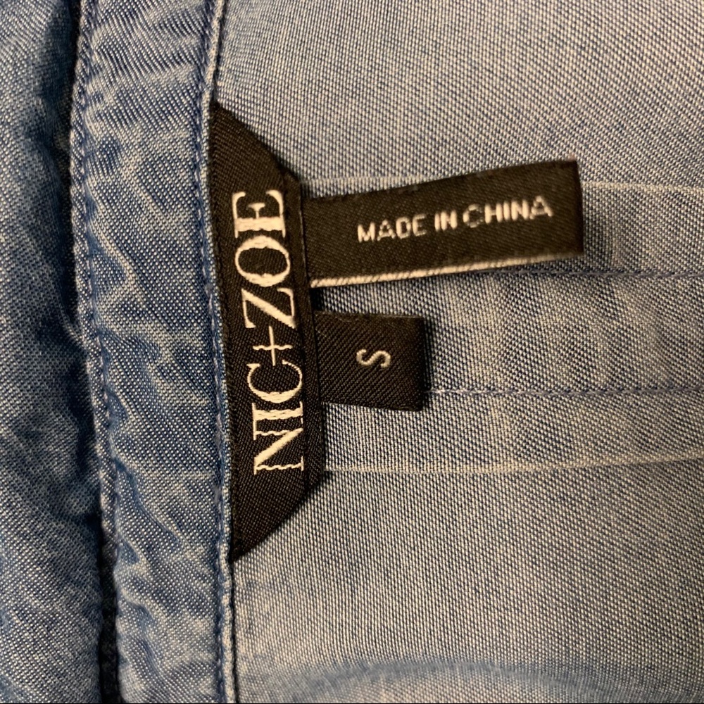 NIC+ZOE Chambray Top - Picture 3 of 4